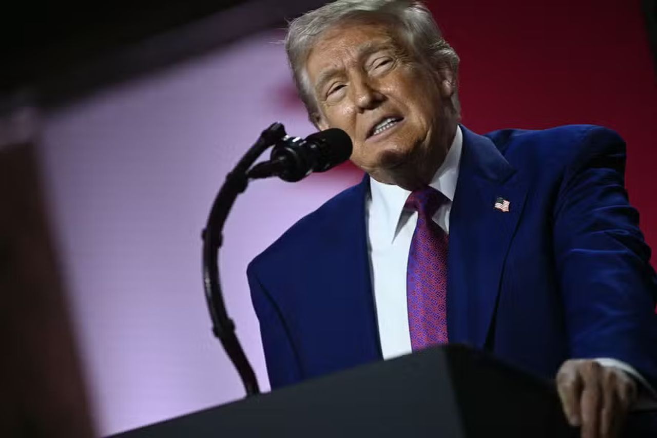 Trump anuncia novas tarifas sobre produtos farmacêuticos, móveis e caminhões pesados