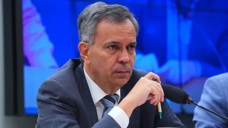 Quem é Félix Mendonça, deputado alvo de operação da PF contra desvios de emendas