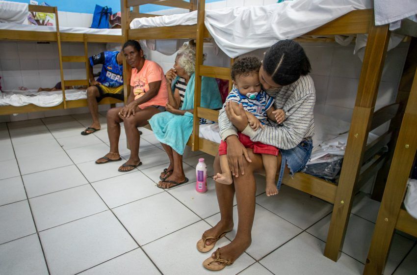 Abrigo provisório recebe famílias afetadas por chuvas