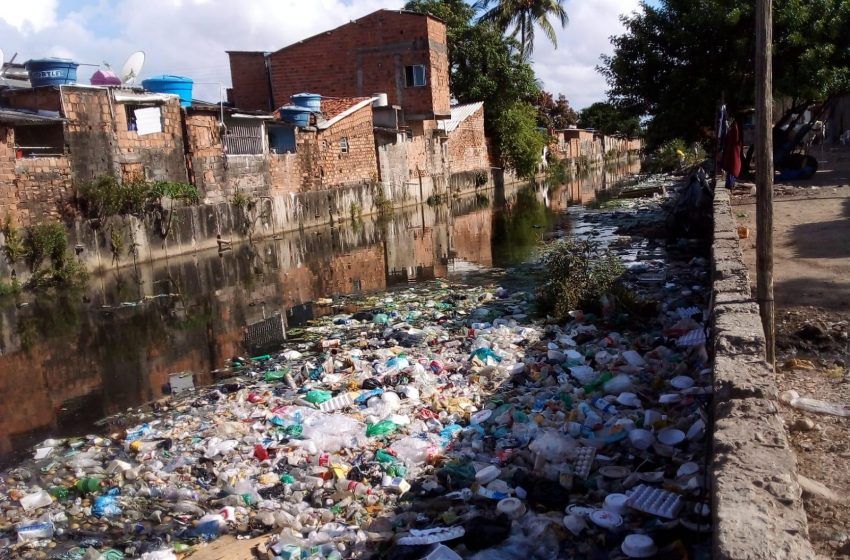 Descarte irregular agrava problemas durante as chuvas