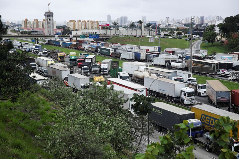 PRF aplicou mais de 7.300 multas a bolsonaristas
