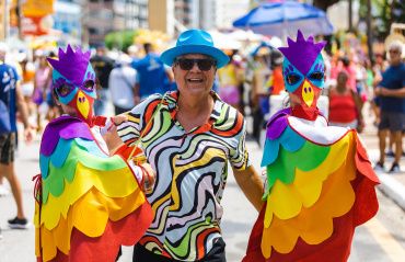 Bloco da diversidade: Chiclete com Banana agita Maceió