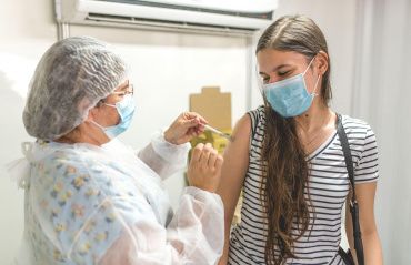 Vacina contra o HPV: imunizante previne o câncer de colo