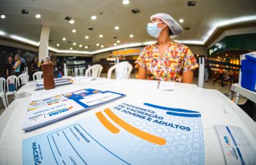 Saúde inicia vacinação bivalente para pessoas com comorbidades