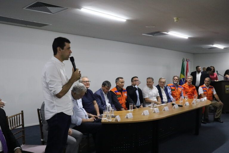Ministros anunciam auxílio para famílias desabrigadas e obras estruturantes