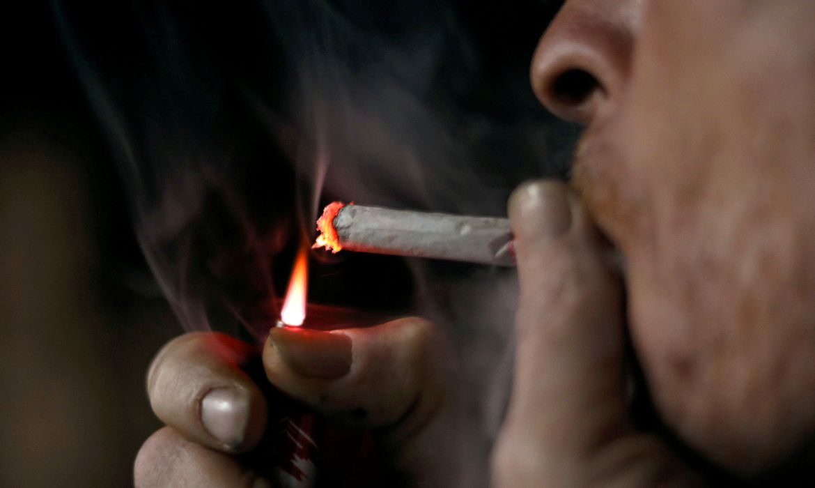 Medidas contra tabaco protegem 71% da população