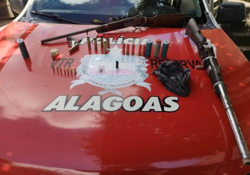 Polícia Militar detém homem acusado de agredir companheira com arma de fogo
