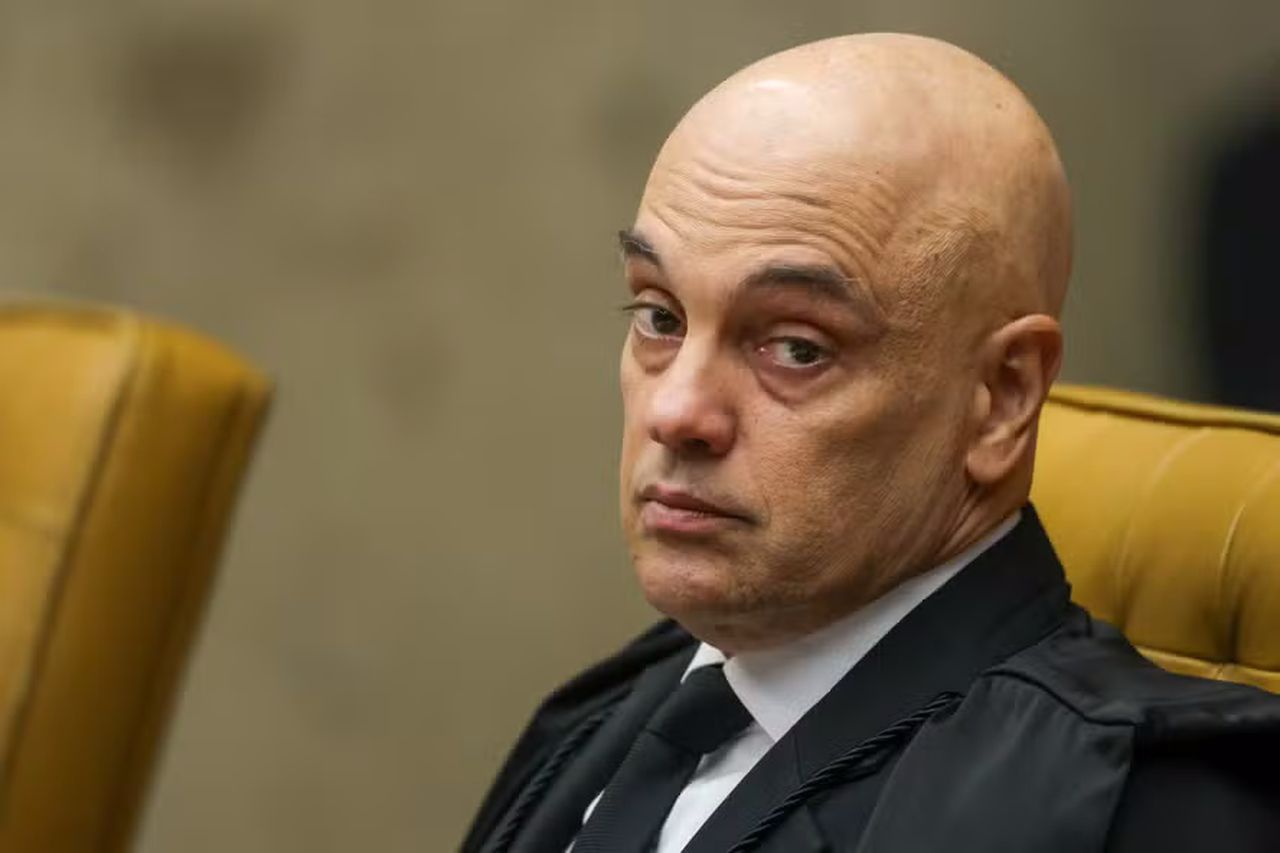 Em entrevista, Moraes diz que não vai 'recuar um milímetro' no processo contra Bolsonaro