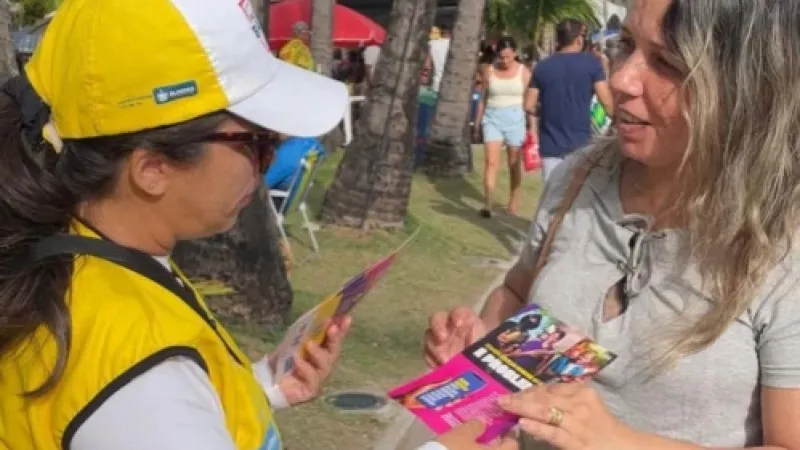 Segurança Pública promove ação sobre o Celular Seguro na orla de Maceió
