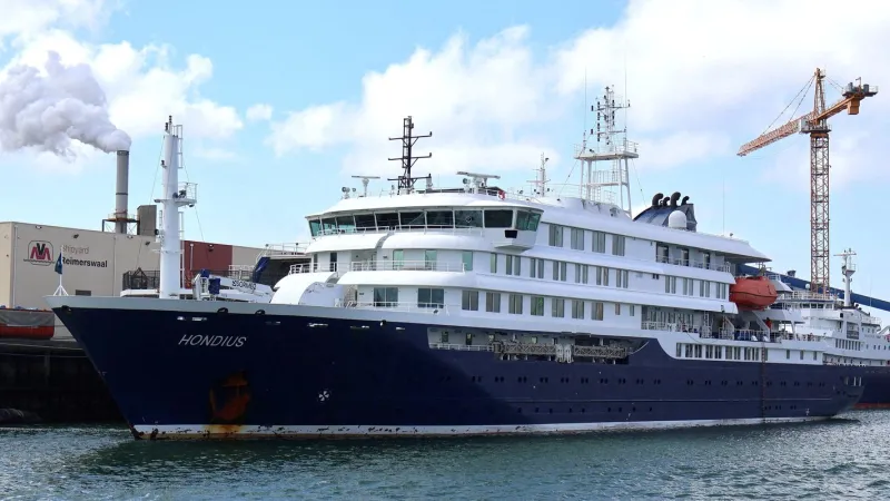 Capitão de navio com surto de hantavírus deixa a embarcação