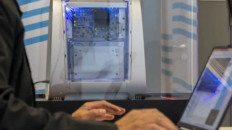 Novo computador quântico educacional passa a ser usado no Senai