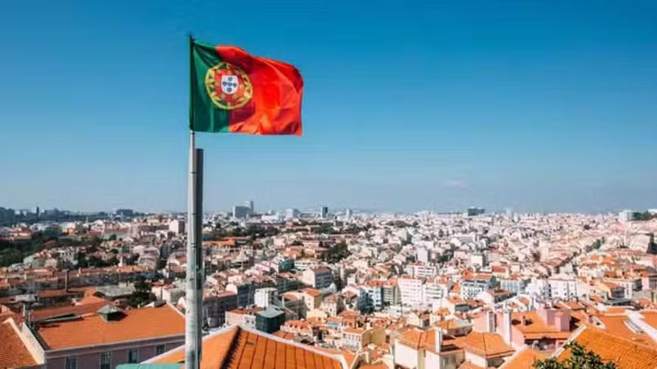 Portugal aprova pacote que altera leis de imigração e que deve impactar brasileiros no país