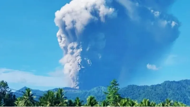 Erupção de vulcão na Indonésia provoca três mortes e deixa 10 desaparecidos