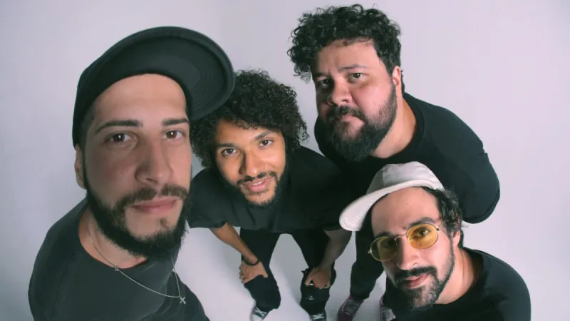 Banda Zimbra aporta em Maceió com a turnê Pouso