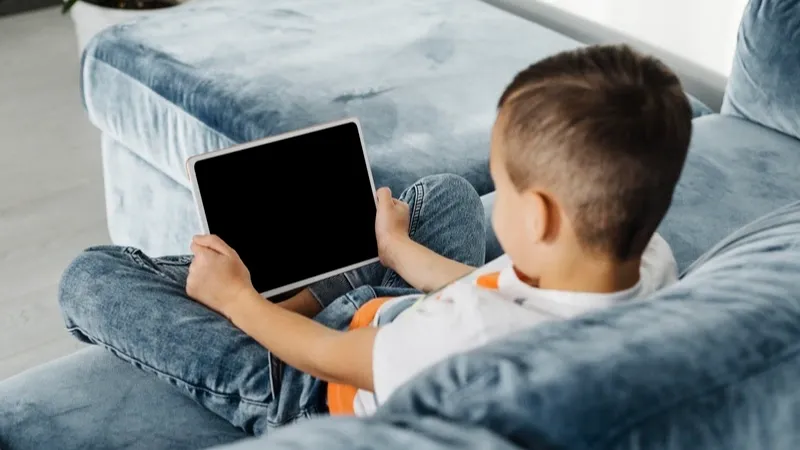 Aproveite as férias escolares para desconectar as crianças e adolescentes das telas