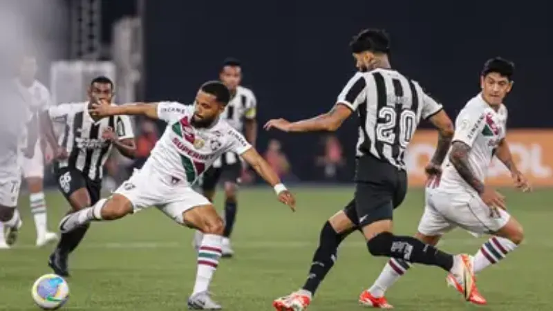 Brasileirão: Fluminense e Botafogo medem forças neste domingo