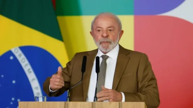 Lula diz sonhar com criação de empresa distribuidora de gás e de combustível e outra Eletrobras