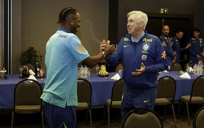 Sob comando de Ancelotti, Seleção se apresenta para amistoso contra o Equador