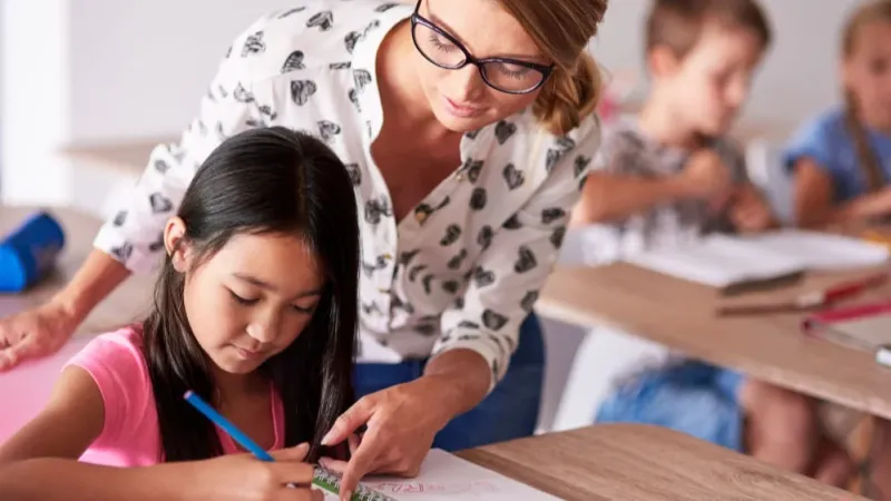 Piso do magistério tem reajuste de 5,4% e vai a R$ 5,1 mil em 2026