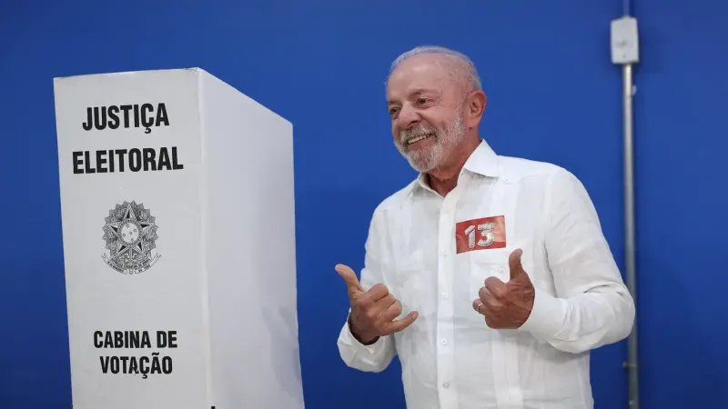 Lula vota e enaltece mobilização popular: "nunca vi nada igual"