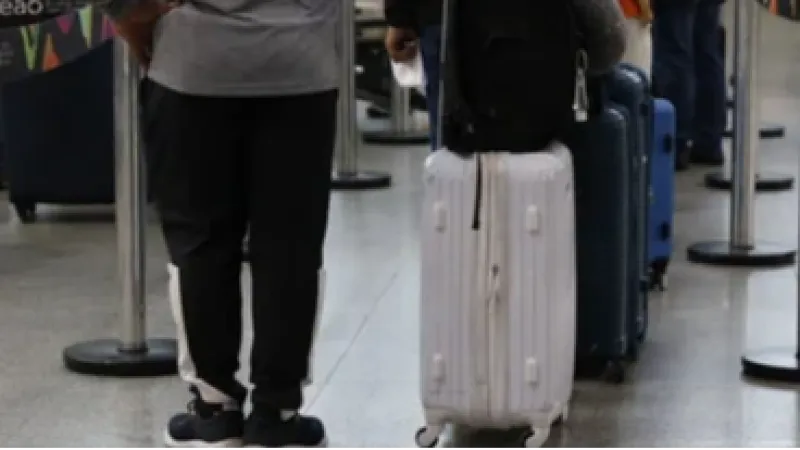 Senado aprova gratuidade para bagagem de mão em voos