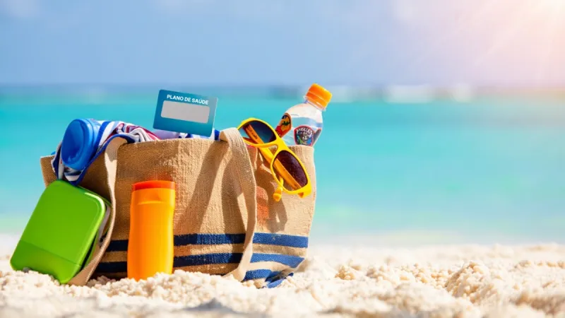 Viajar nas férias exige atenção: planos de saúde devem cobrir urgências em qualquer lugar do país, explica especialista