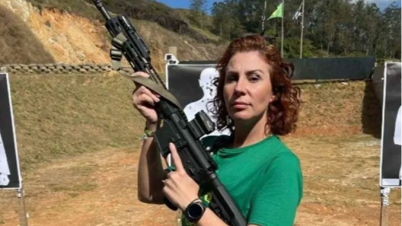 Defesa de Zambelli já prepara estratégia para possível extradição