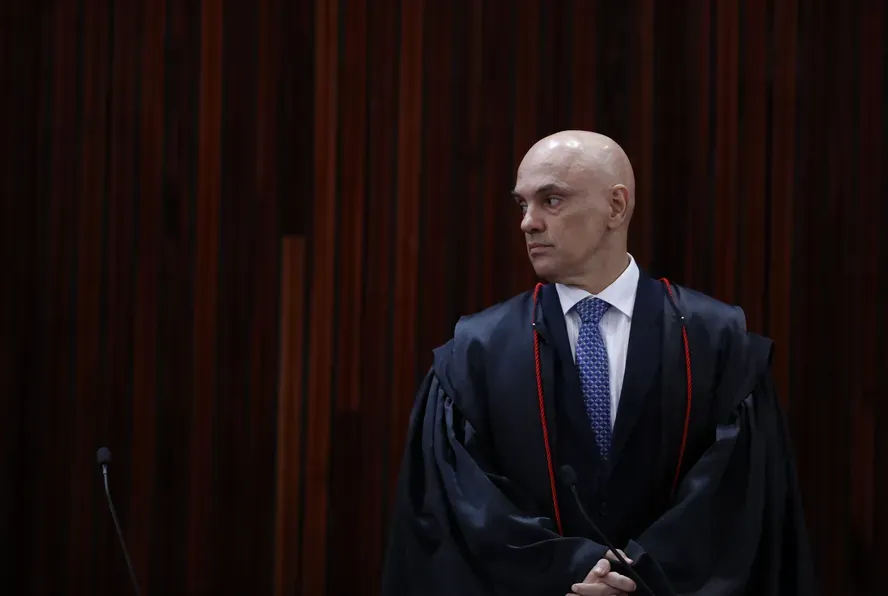 'O Brasil tem sistema eleitoral mais eficiente do mundo', diz Moraes durante abertura do código-fonte das urnas