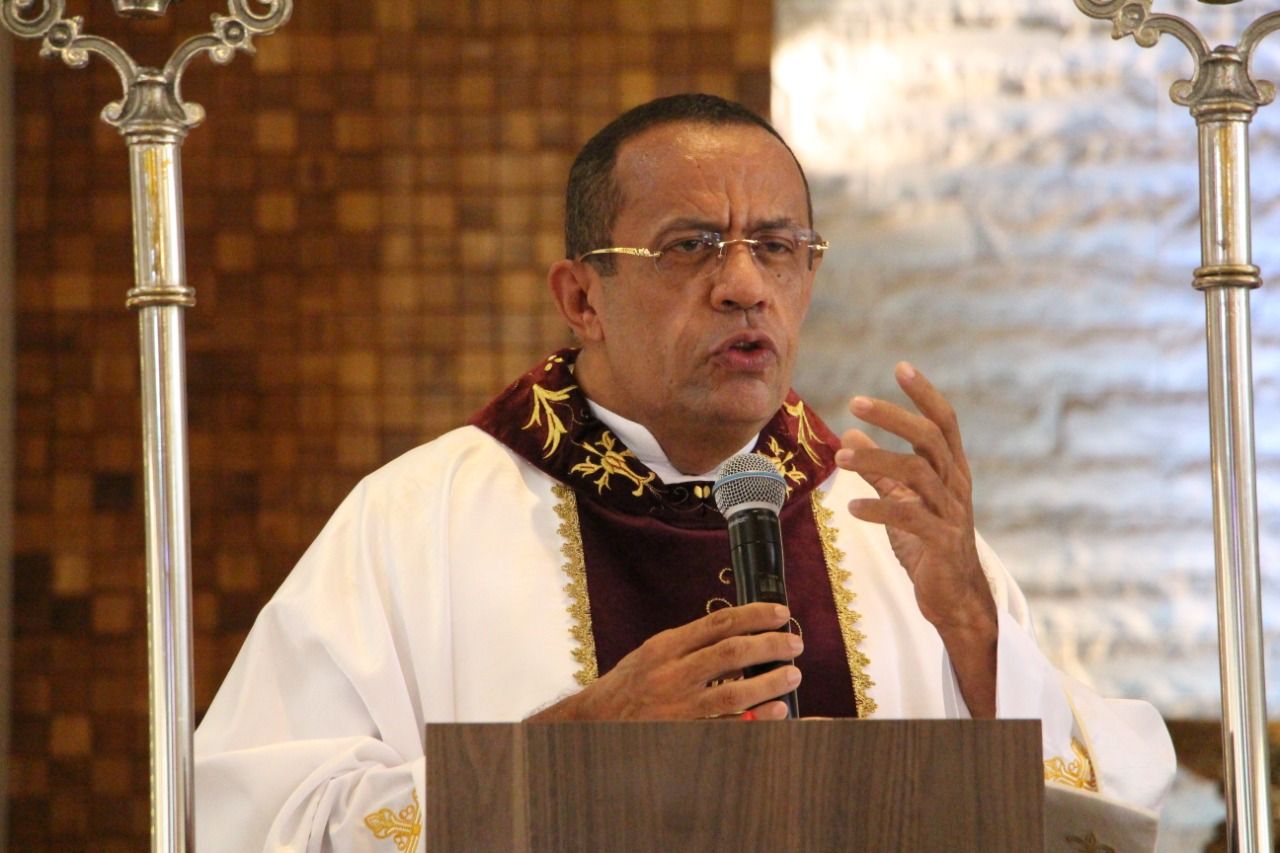 Padre é preso por suspeita de desviar R$ 140 milhões de recursos públicos