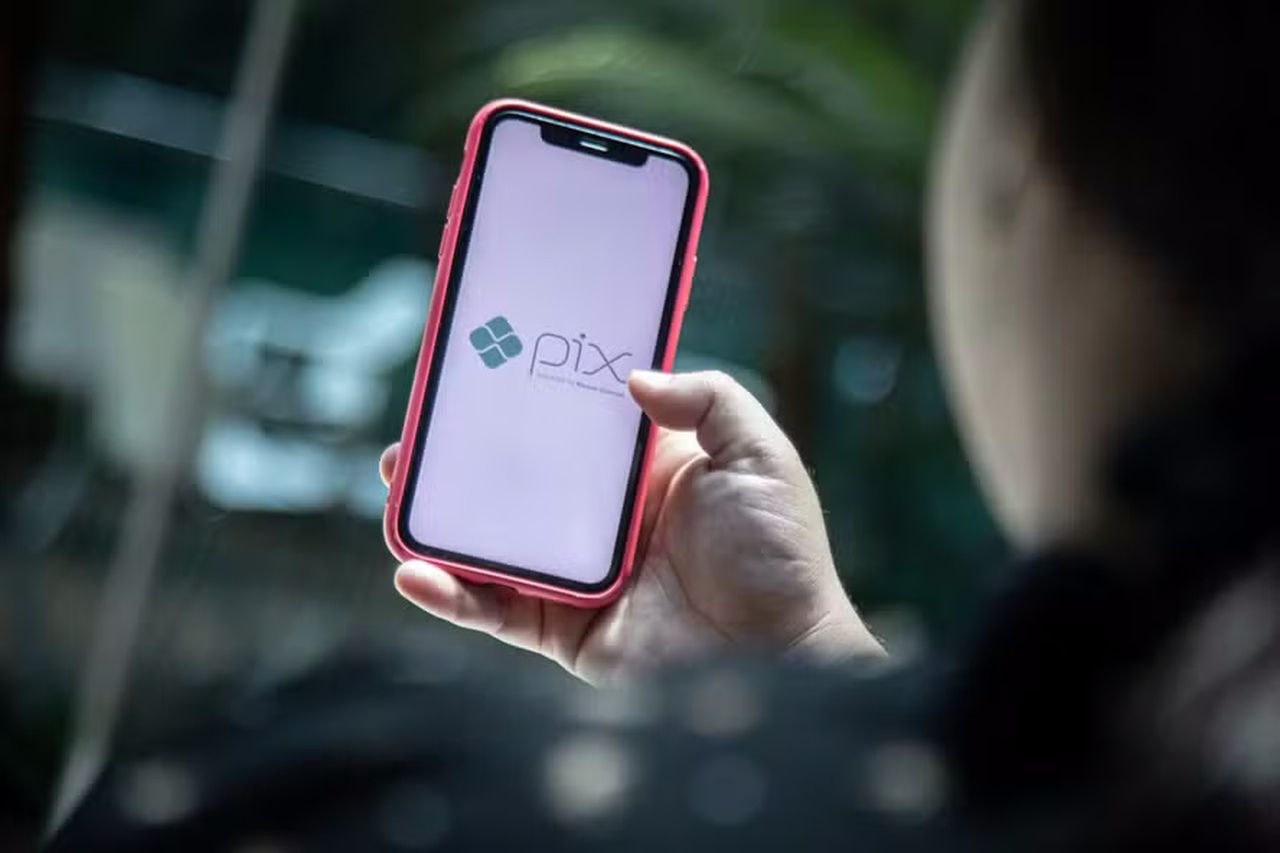 Pix da Caixa está fora do ar? Usuários reclamam de instabilidade no app e no site