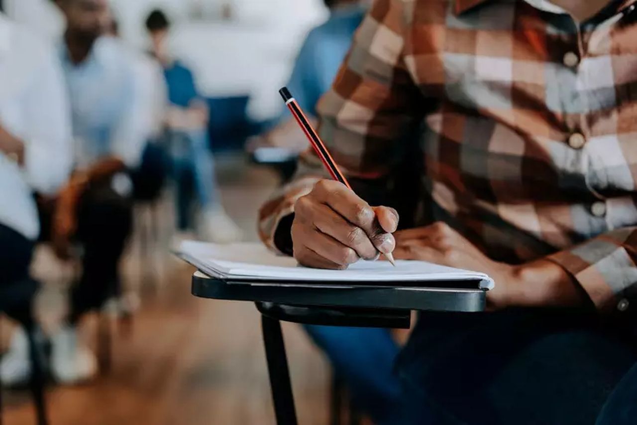 Como funciona o programa Pé-de-Meia e como sacar o primeiro pagamento