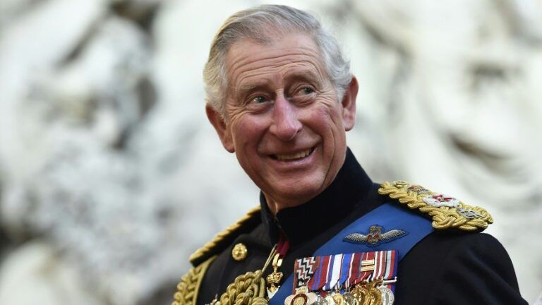 Quem fica no lugar de Charles III em caso de afastamento para tratar câncer?