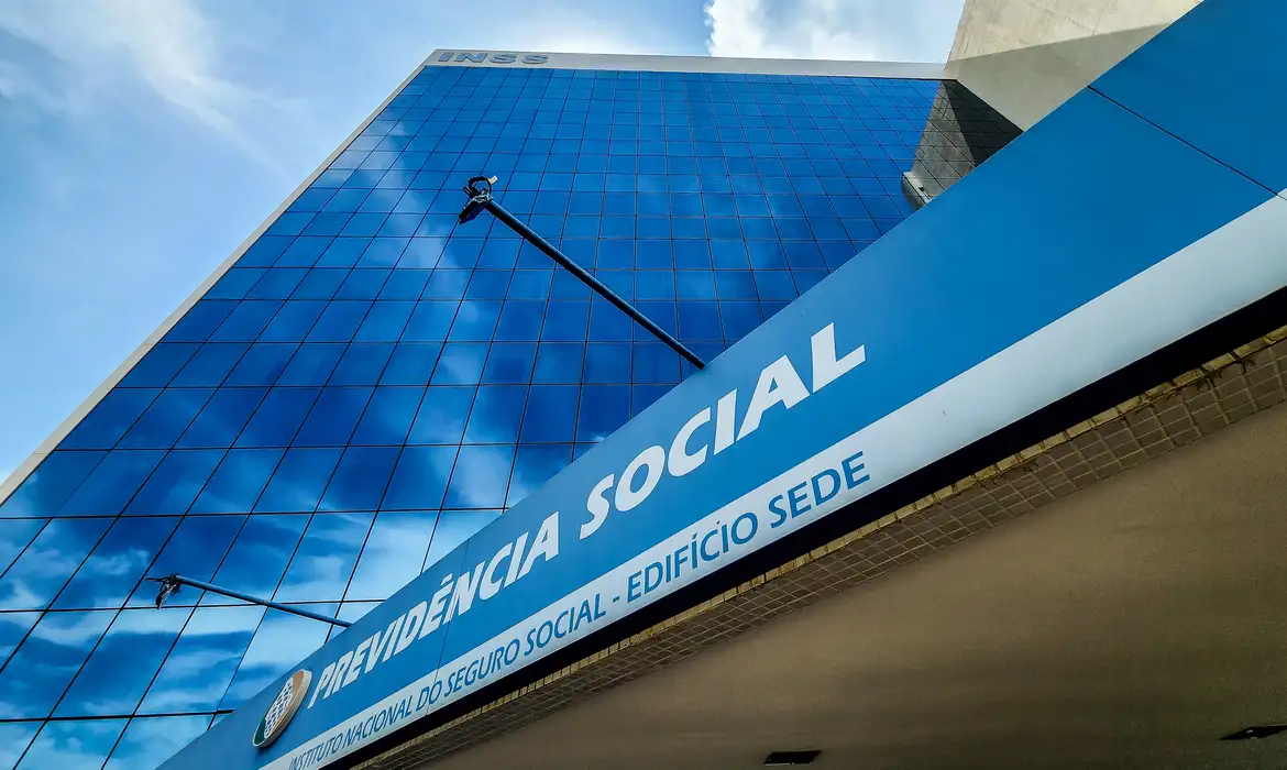 INSS antecipa pagamento de aposentados e pensionistas em março
