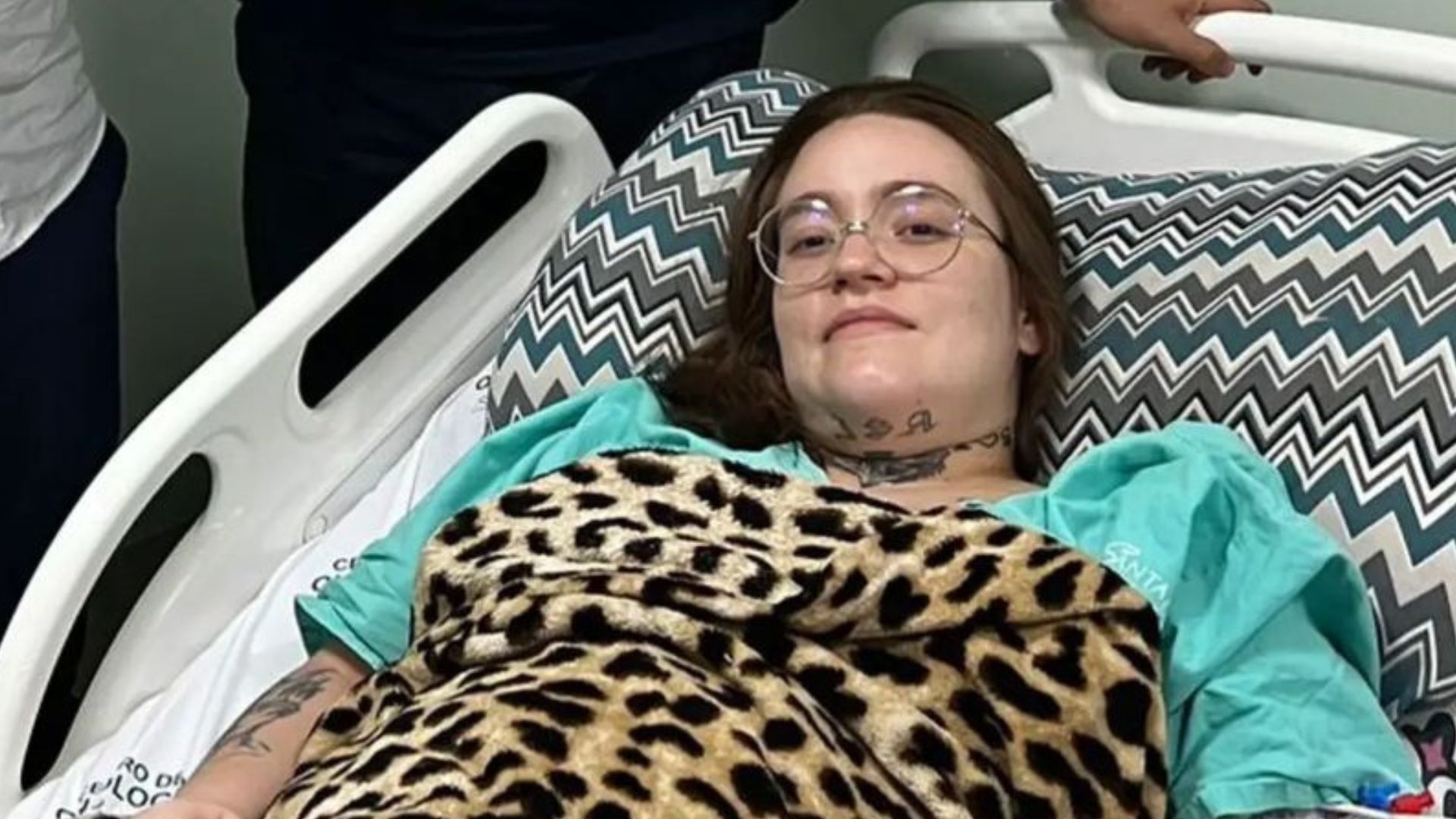 Jovem com ‘pior dor do mundo’ passa por novo procedimento: ‘Deu tudo certo’