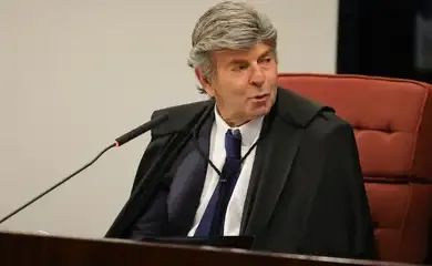Fux vota para anular ação penal sobre golpe por cerceamento de defesa