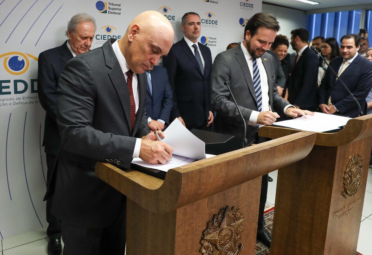 Moraes inaugura centro e reafirma combate à desinformação nas eleições