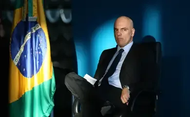 Bolsonaro fez flagrante confissão de obstrução de Justiça, diz Moraes