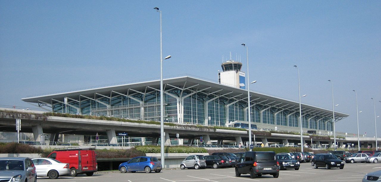 Aeroporto é evacuado após ameaça de bomba na França