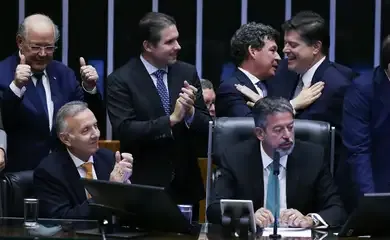 Câmara aprova reforma tributária em segundo turno