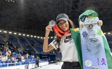 Rayssa Leal conquista prata no Mundial de skate street no Japão
