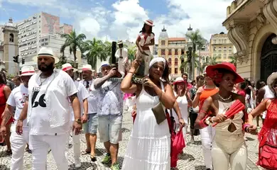 Hoje é Dia: combate à intolerância religiosa e parteiras são destaques