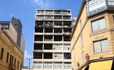 Ocupação de imóveis e terrenos vazios em SP reduziria emissão de gases