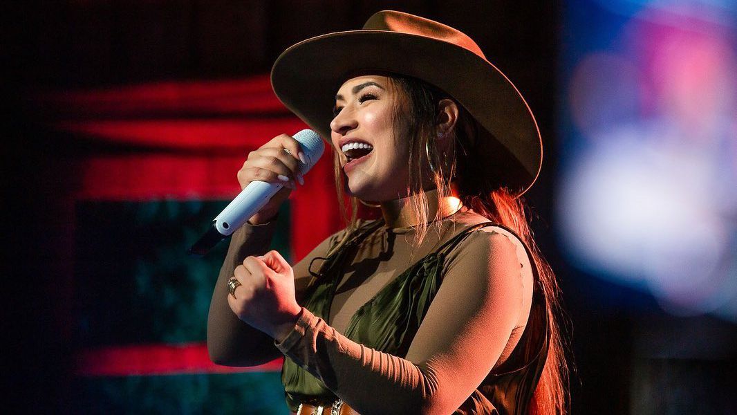 Simone Mendes atinge marco histórico em na carreira