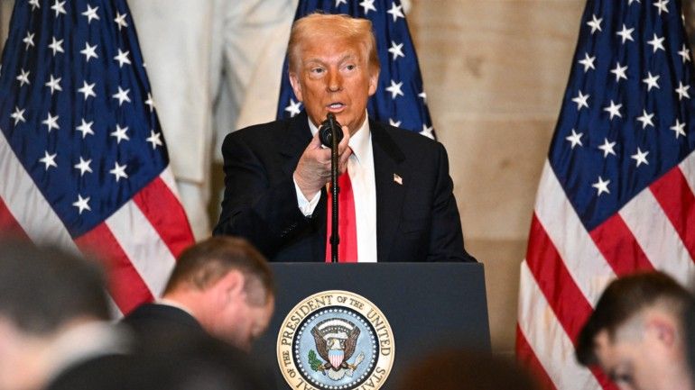 Trump ignora reação mundial e diz que Israel vai entregar Gaza aos Estados Unidos