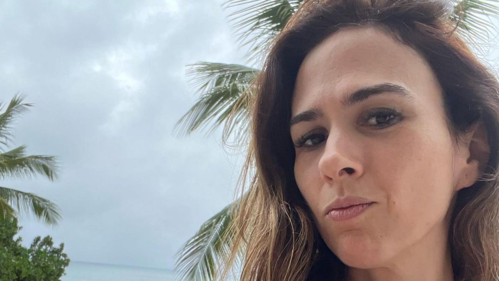 Internada com covid-19, Tata Werneck perde a paciência com internauta: ‘Vai tomar no seu c*’