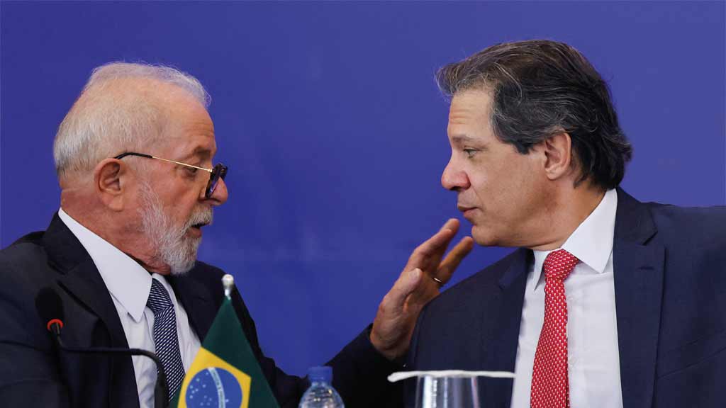 Em meio à disparada do dólar, Lula se reúne hoje com Haddad e outros ministros