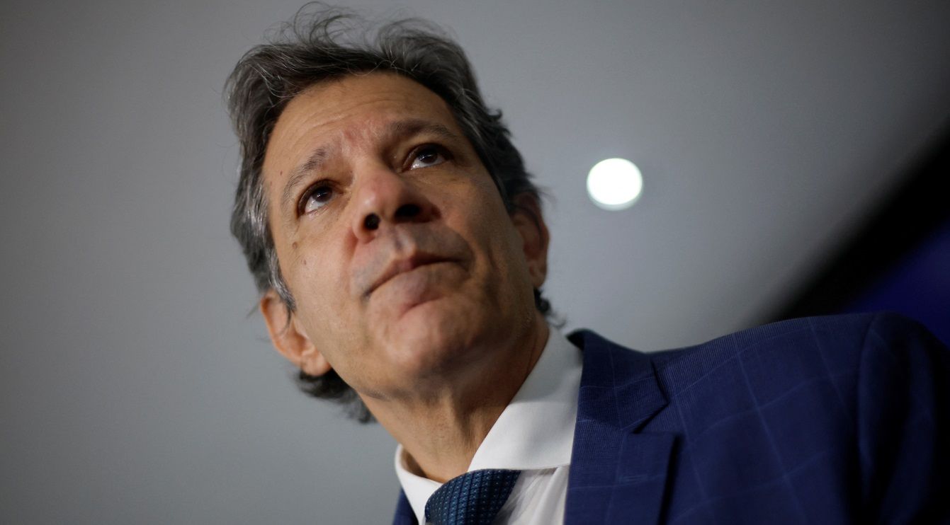 Bolsonaro prometeu isentar de IR quem ganha até R$ 5 mil e não fez nada, diz Haddad