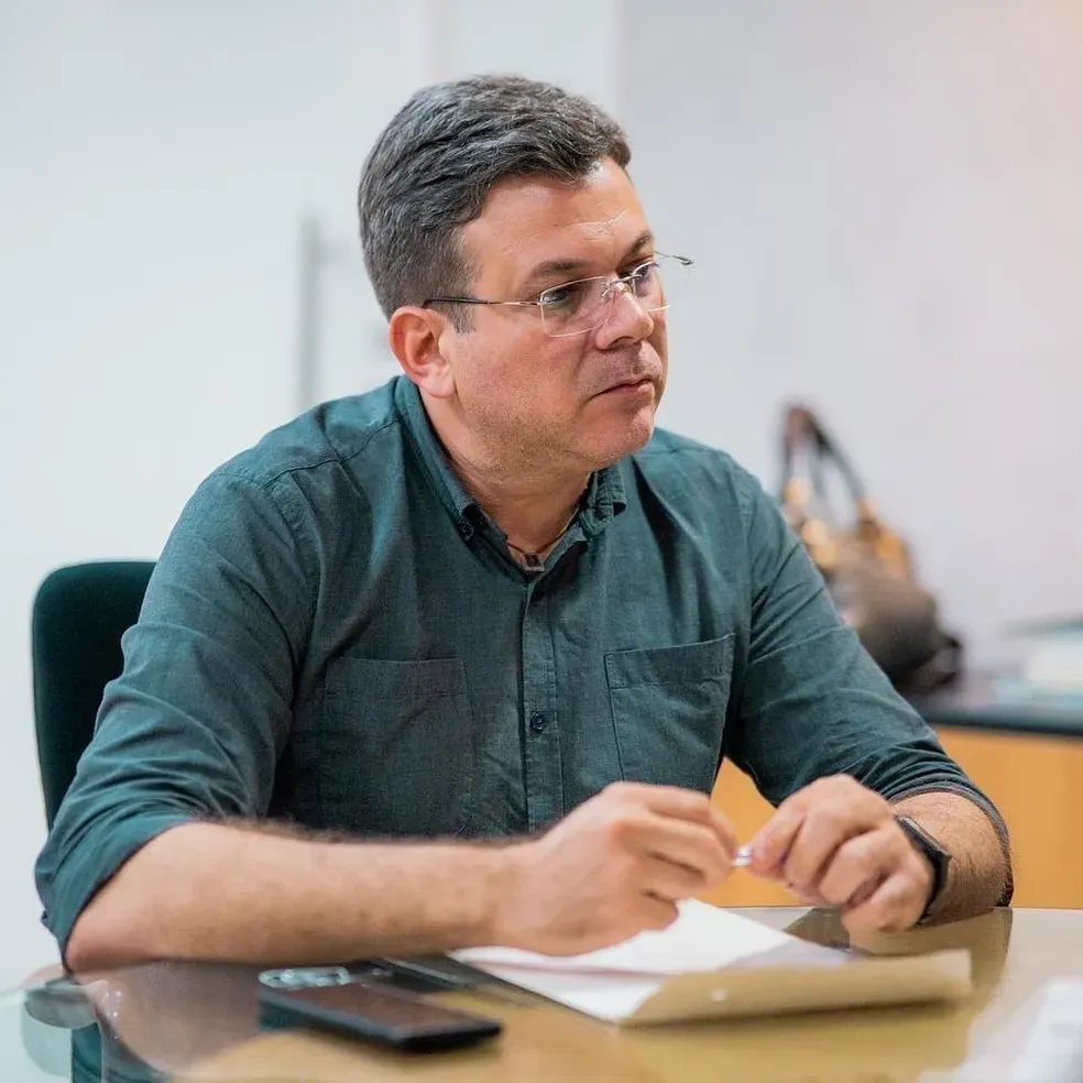 Conselheiro do CSA comenta cenário com possível renúncia de Rafael: "Tem de duas a três chapas para disputar a eleição"