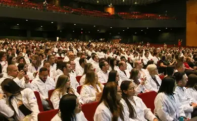 Brasil tem 575.930 médicos ativos: 2,81 por mil habitantes