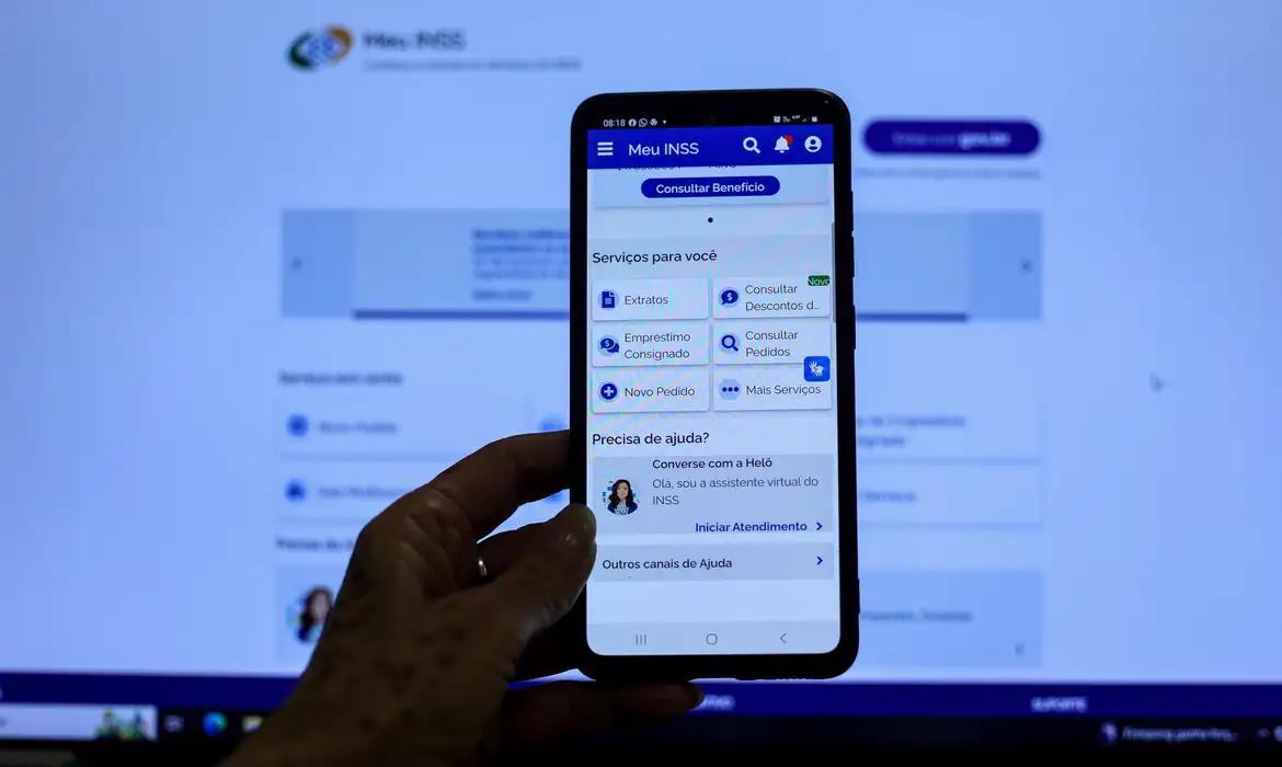 INSS começa a devolver a aposentados mensalidades associativas